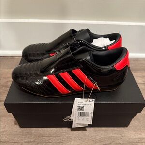 NWT adidas Taekwondo - Black/Red - Womens 7.5